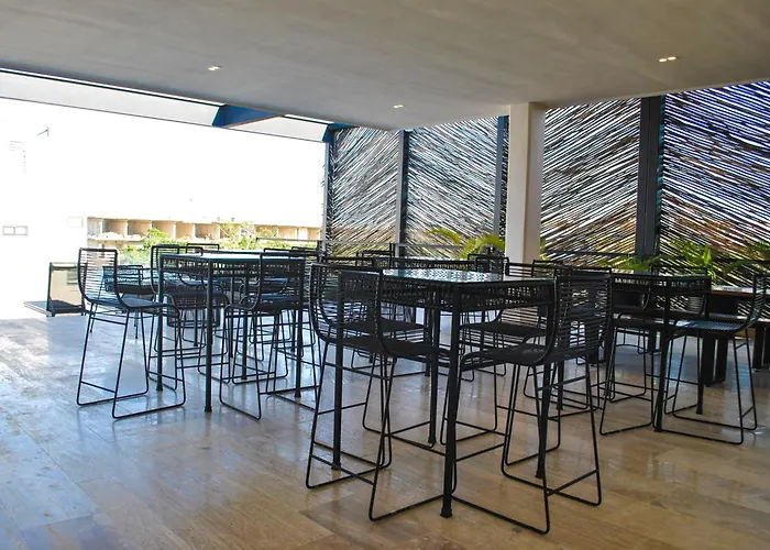 New Maria 2 Bedroom With Rooftop Pool Aparthotel