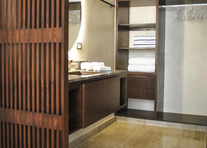 New Maria 2 Bedroom With Rooftop Pool Aparthotel 4*