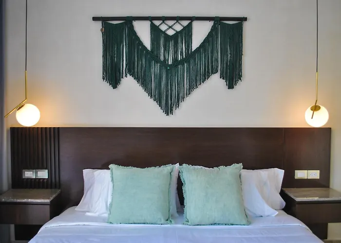 New Maria 2 Bedroom With Rooftop Pool 4*